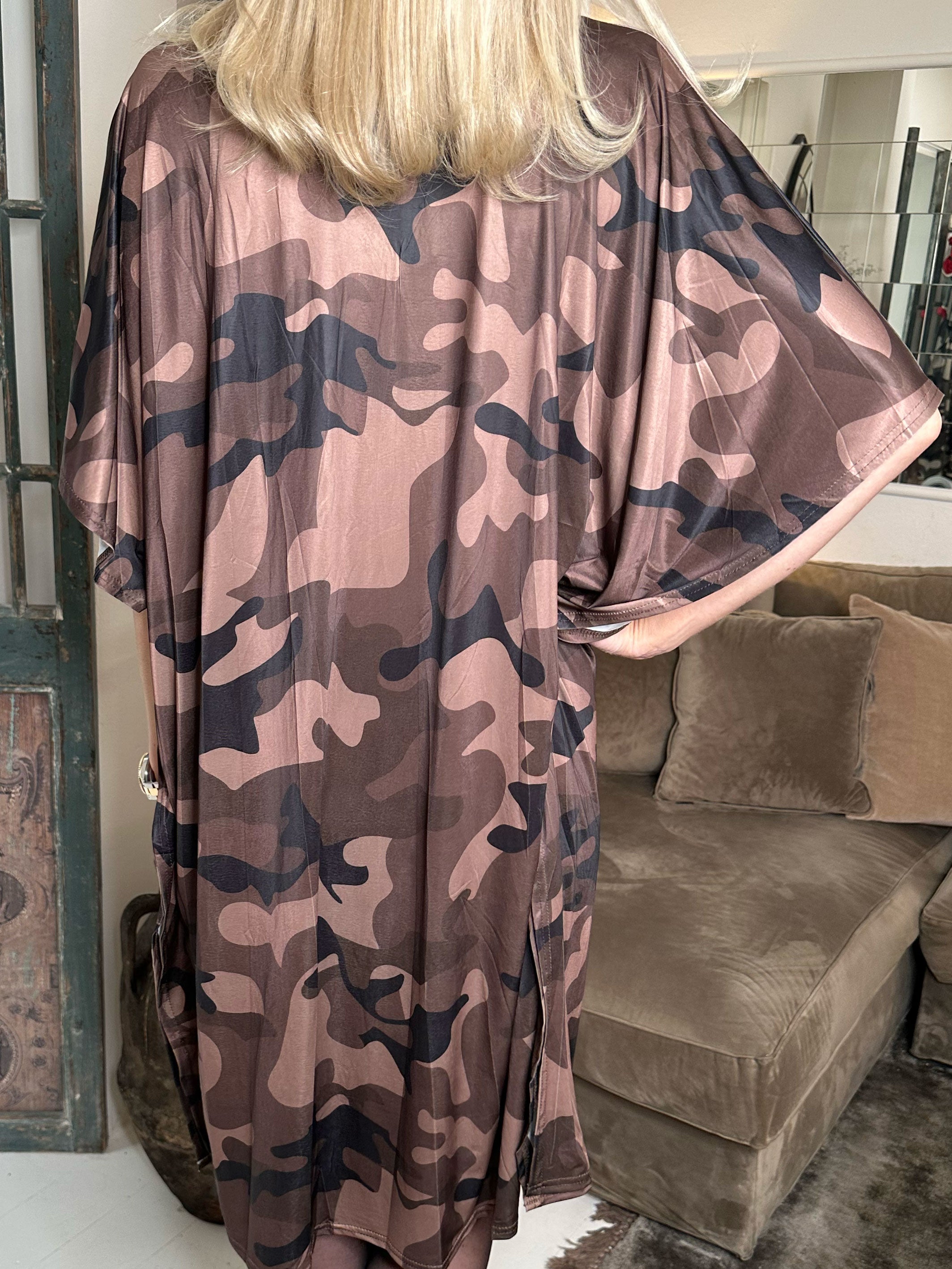 Azmina Camo - Tunikaklänning i lös passform i kamouflagetryck